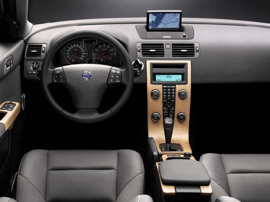  Volvo V50 T5 2007 года  (фото 17 из 47)